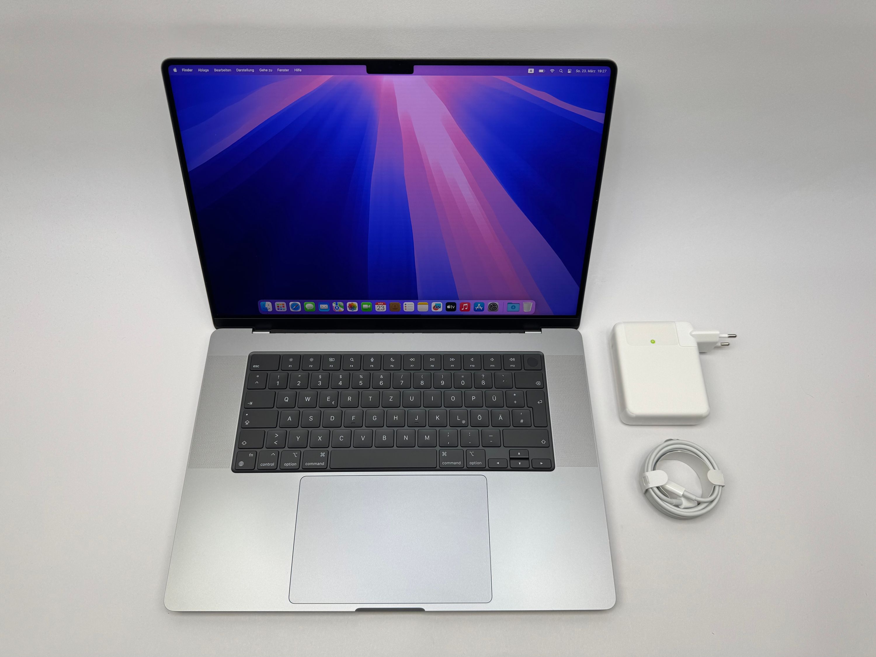 Apple MacBook Pro 16“ M1 MAX 10C CPU 24C GPU 1 TB SSD 32 GB Ram 2021 SPACE GREY