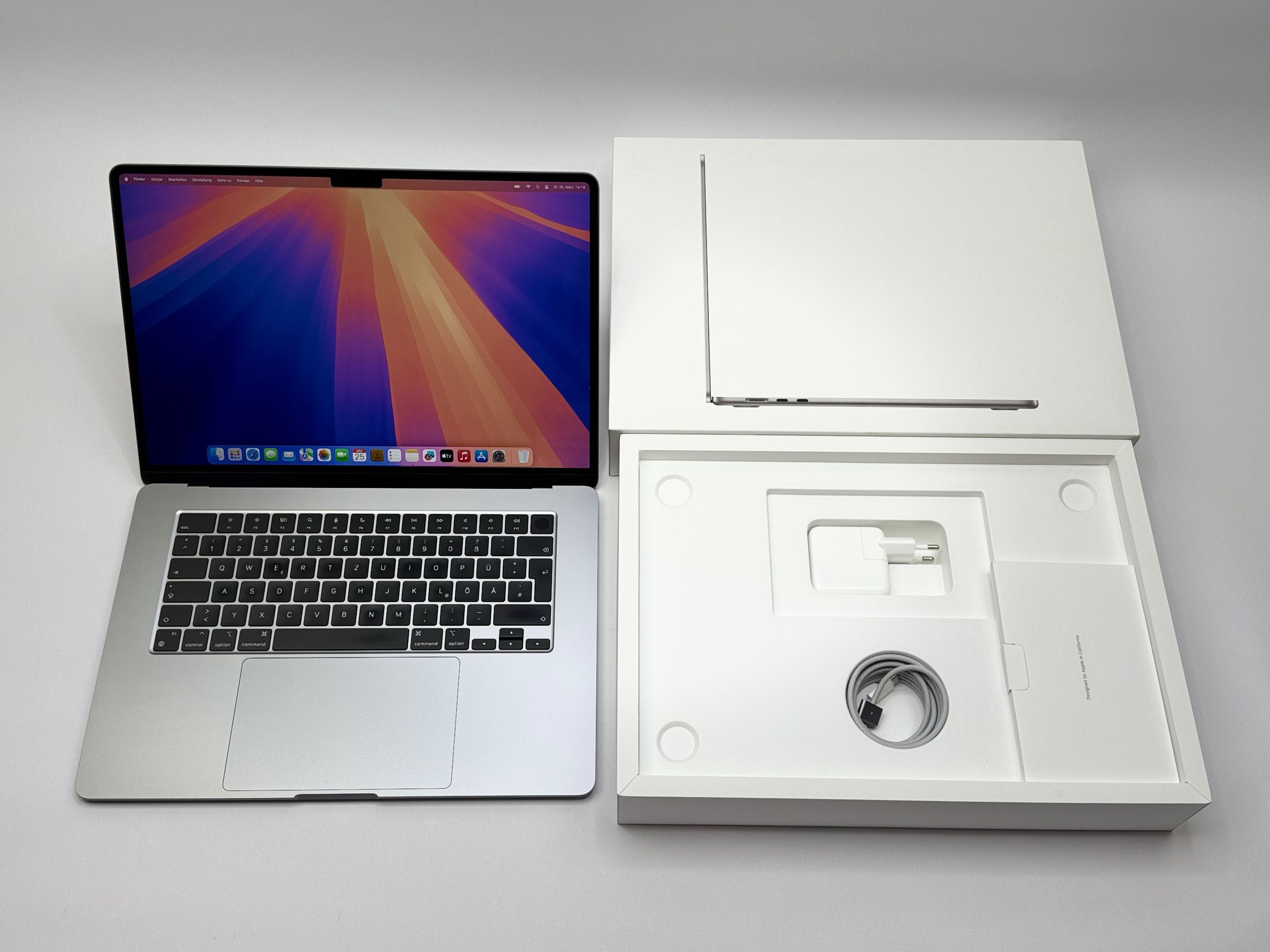 Apple MacBook Air 15,3“ M2 8C CPU 10C GPU 256 GB SSD 16 GB 2023 Space Grey