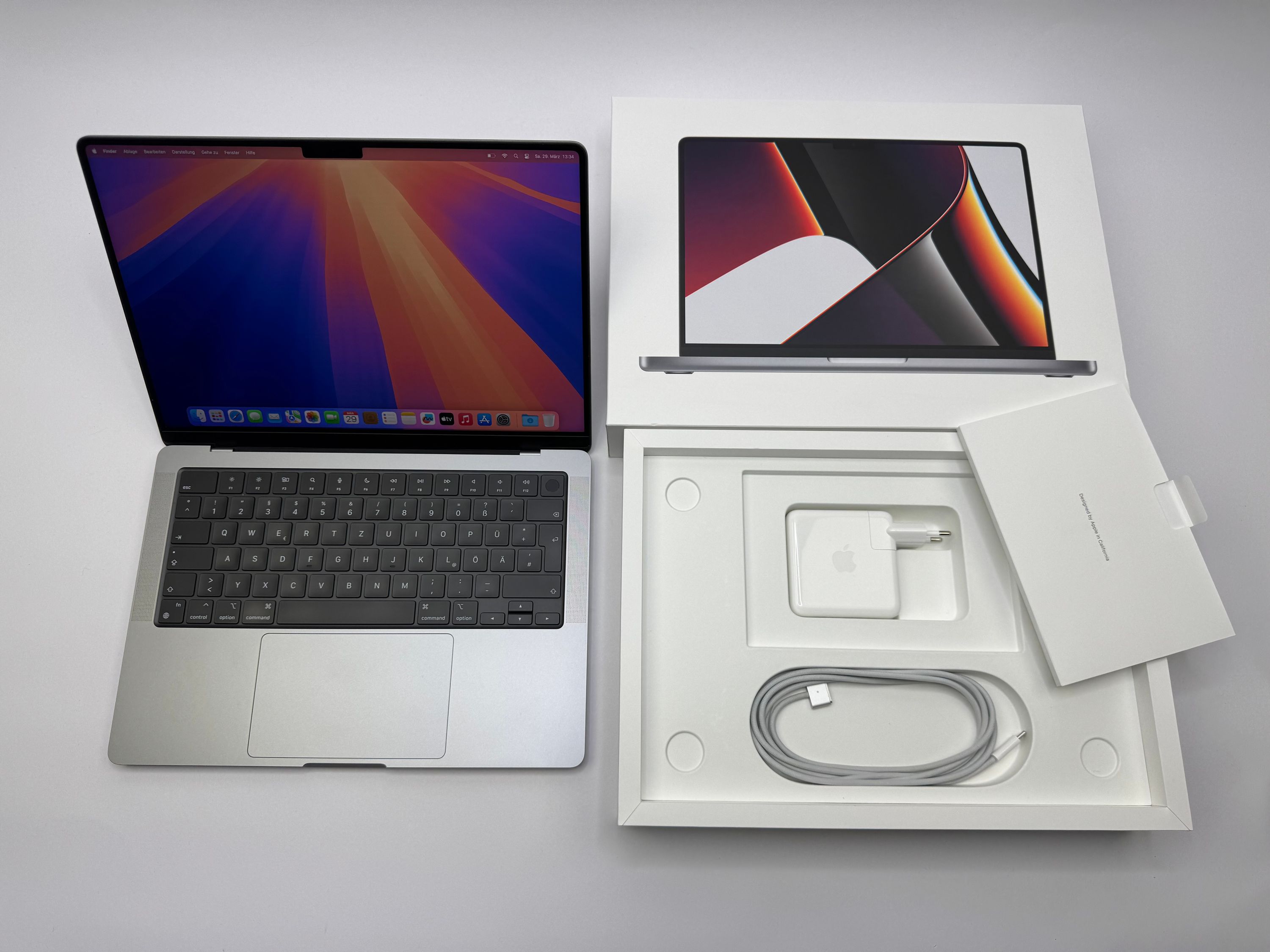 Apple MacBook Pro 14“ M1 PRO 8C CPU 14C GPU 512 GB SSD 16 GB Ram 2021 SPACE GREY