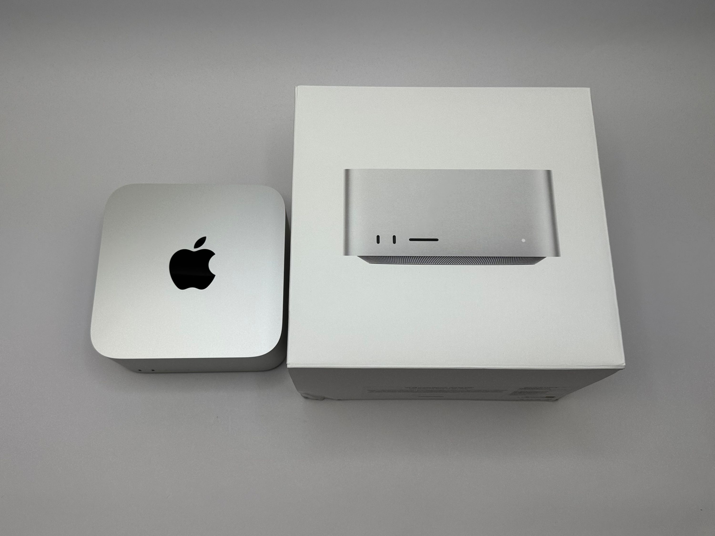 Apple Mac Studio M1 Max 10-Core CPU 24-Core GPU 32GB RAM 512 GB SSD SILBER