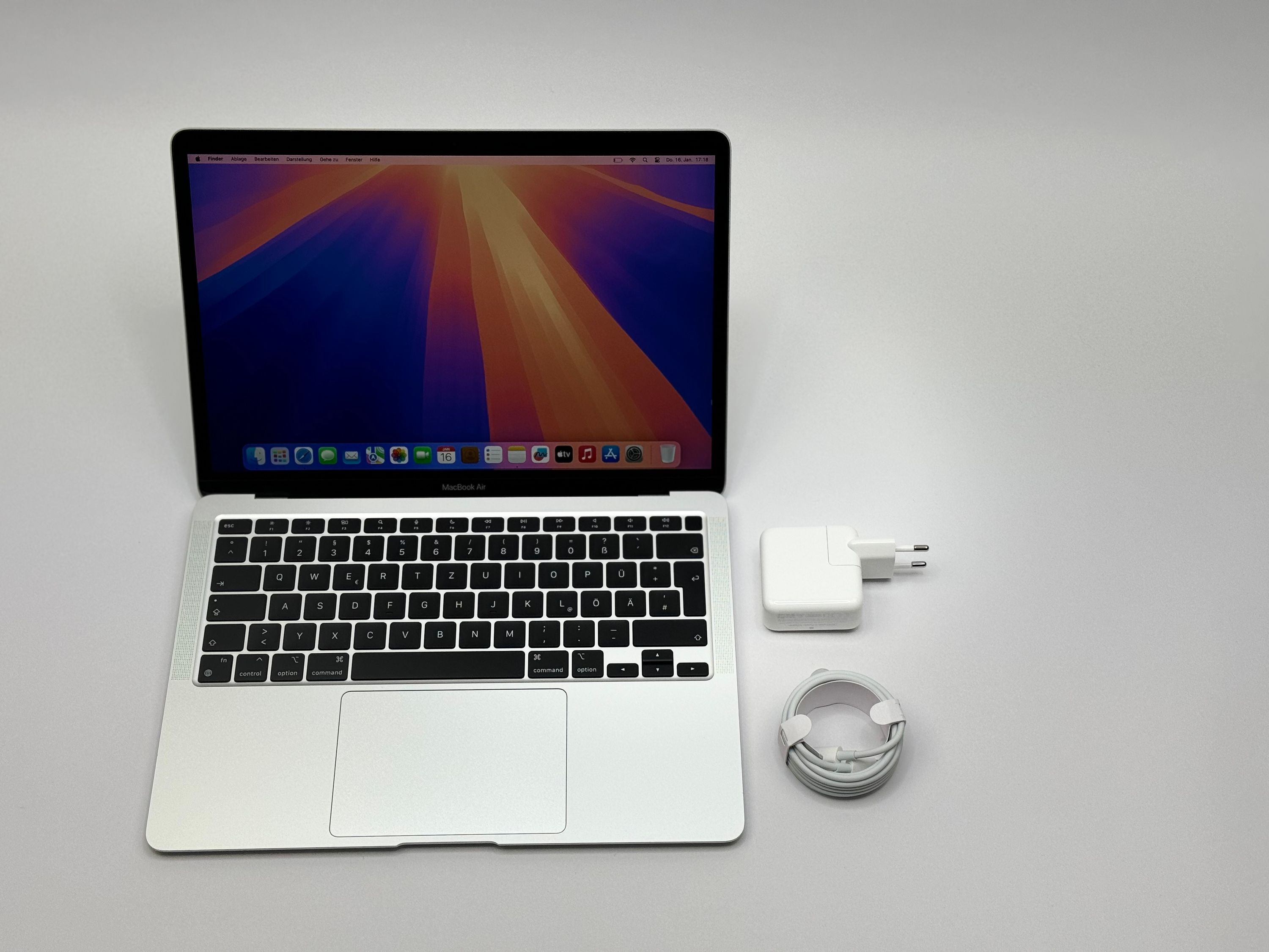 Apple MacBook Air 13,3“ M1 8C CPU 7C GPU 256 GB SSD 8 GB Ram 2020 SILBER