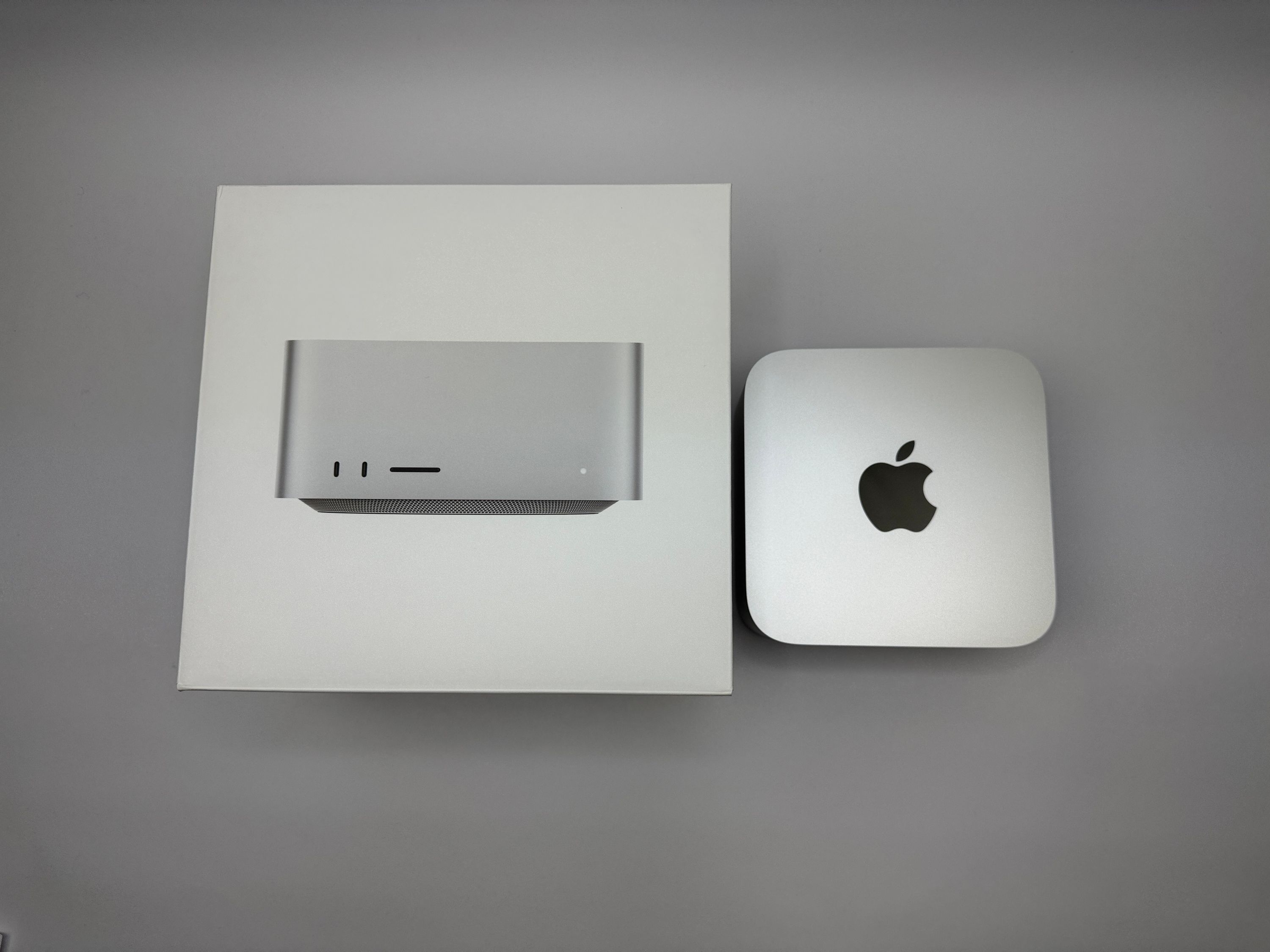 Apple Mac Studio M1 Max 10-Core CPU 24-Core GPU 32GB RAM 512 GB SSD SILBER