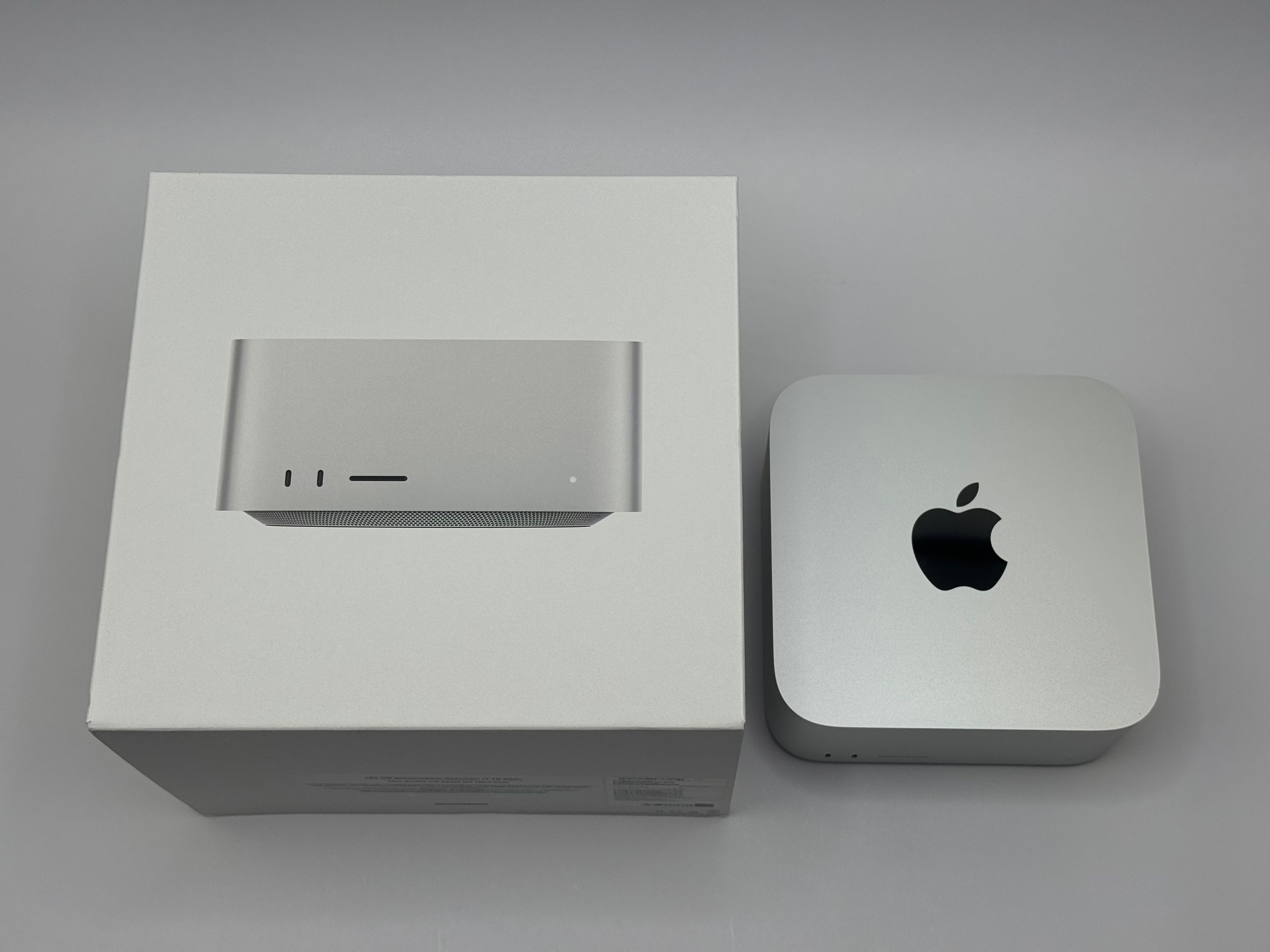 Apple Mac Studio M2 Ultra 24-Core CPU 60-Core GPU 64 GB RAM 1 TB SSD SILBER