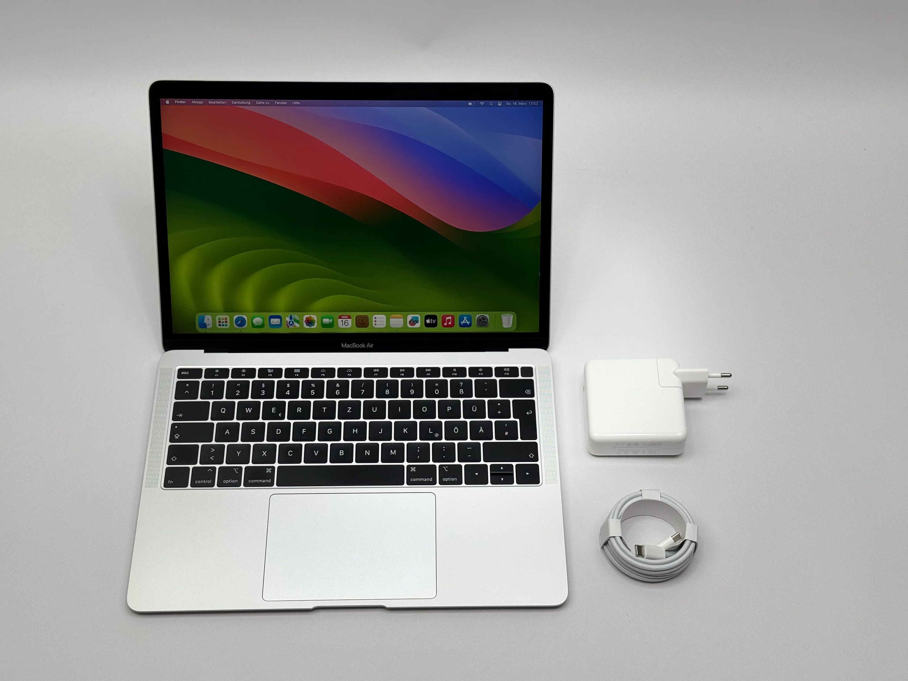 Apple MacBook Air Retina 13,3“ i5 1,6 Ghz 128 GB SSD 8 GB Ram Silber 2019