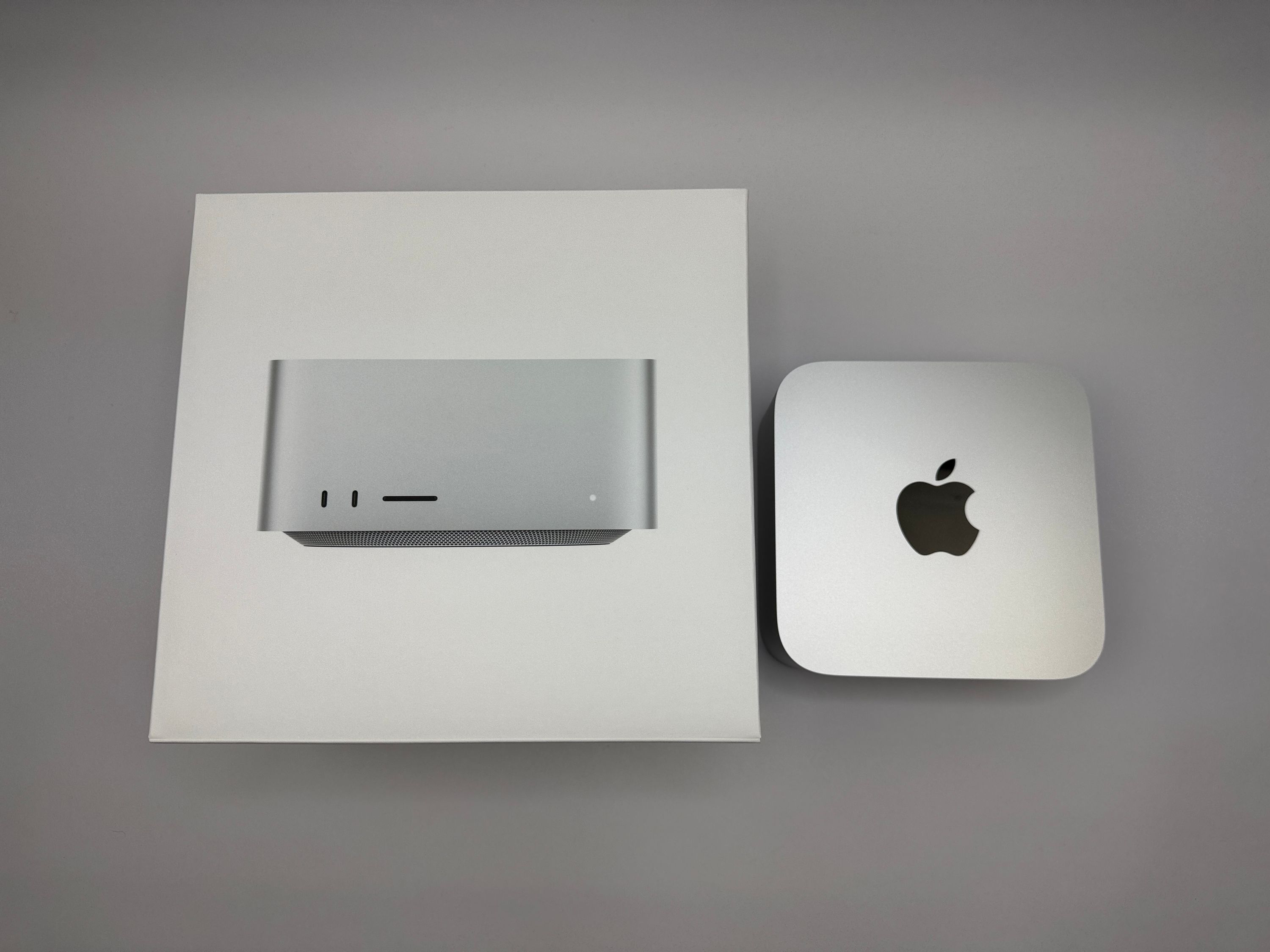 Apple Mac Studio M1 Max 10-Core CPU 24-Core GPU 32GB RAM 2 TB SSD SILBER