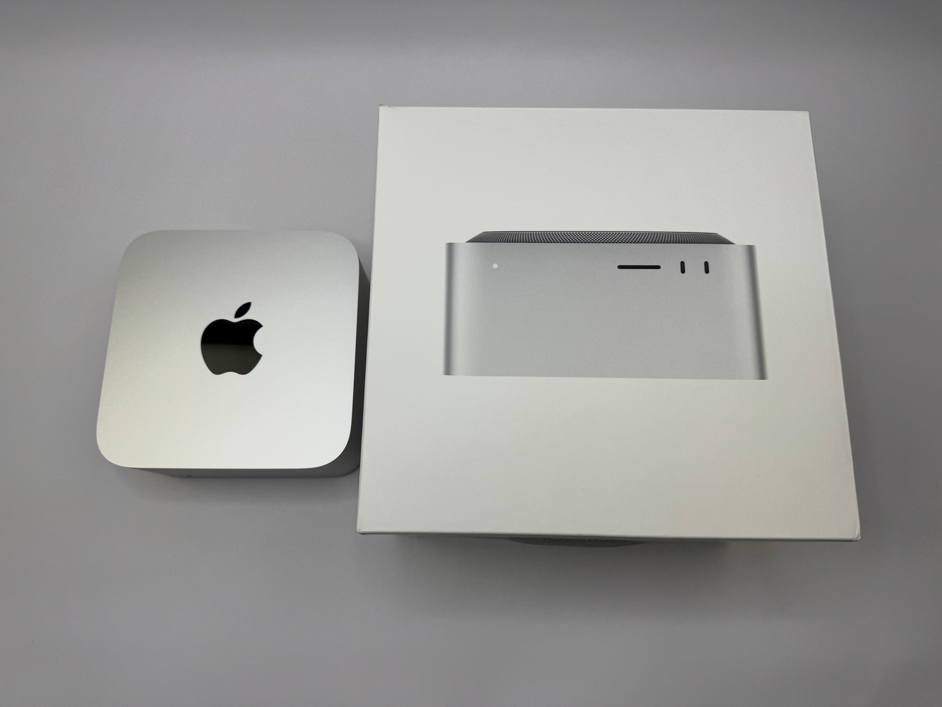 Apple Mac Studio M1 Max 10-Core CPU 24-Core GPU 32GB RAM 2 TB SSD SILBER