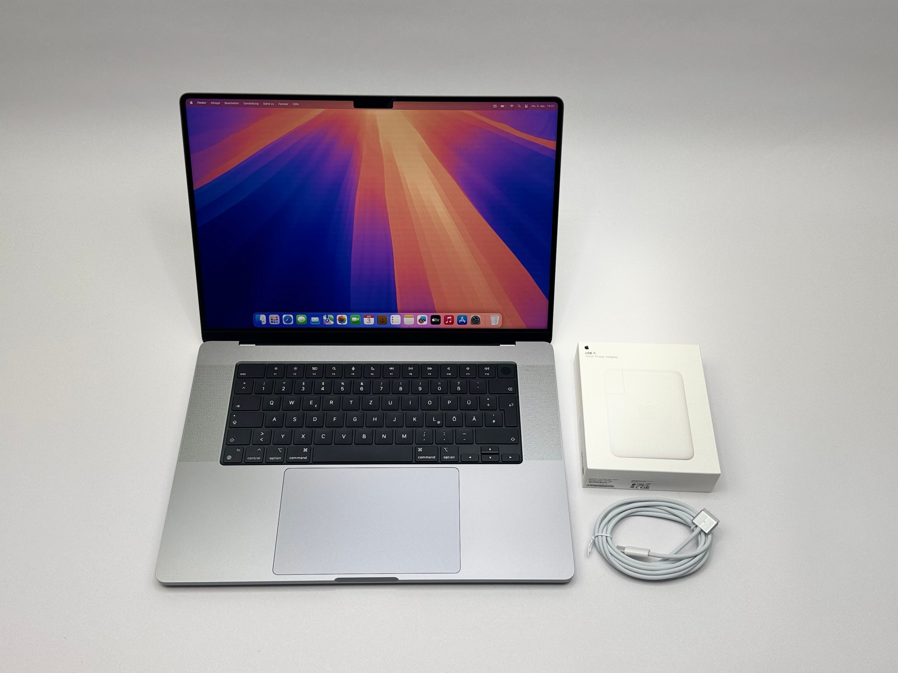Apple MacBook Pro 16“ M1 MAX 10C CPU 24C GPU 1 TB SSD 32 GB Ram 2021 SPACE GREY